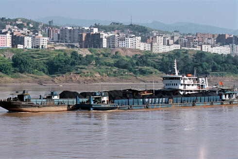 Barge going down the Yangtze