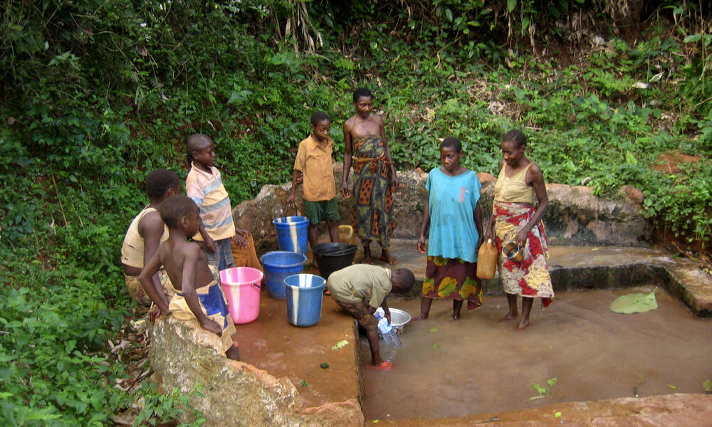 cameroon washing clothes