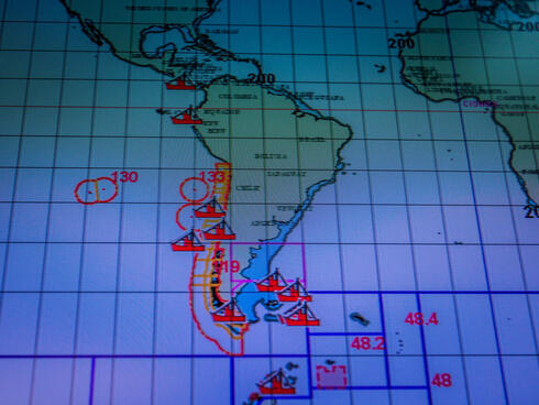 Electronic map monitoring fishing vessels of the coast of Chile