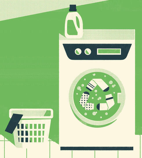 Illusration of washing machine with recycle logo