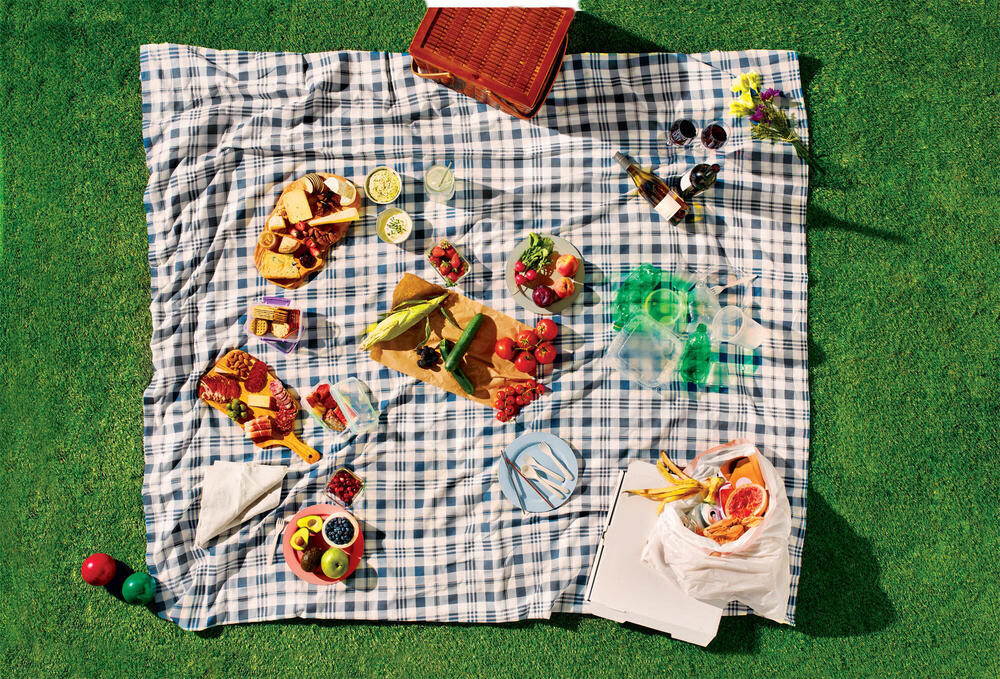 Picnic blanket with food