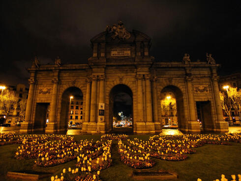 Puerta de Alcalá during Earth Hour in Madrid