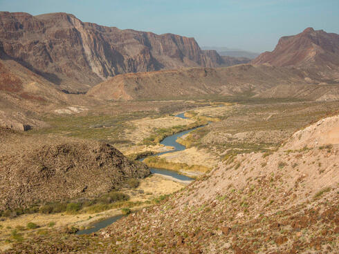 An overhead photograph of the Rio Grande River in the Chihuahuan Desert.