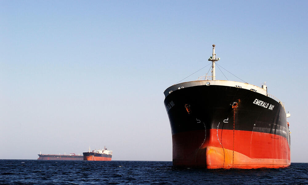 Petrol tanker waiting for its cargo, Fujeirah port, United Arabe Emirats, Indian Ocean