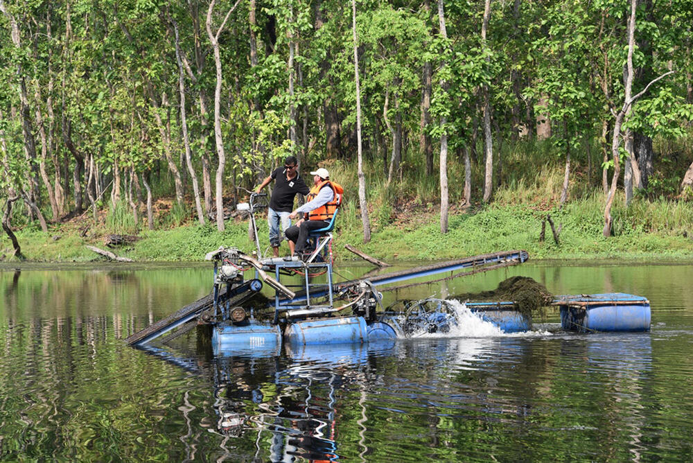 Water mower operating